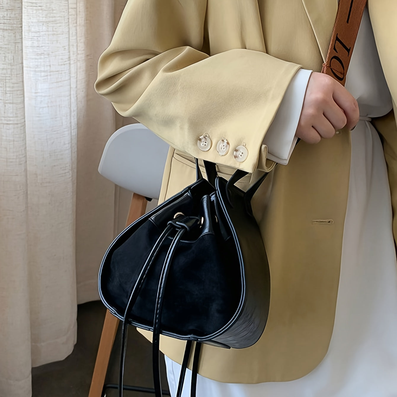 Vintage Chic Triangle Bucket Handbag - Spacious Drawstring Crossbody Bag with Trendy Niche Design, Stylish Women's Accessory for Daily Use and Travel