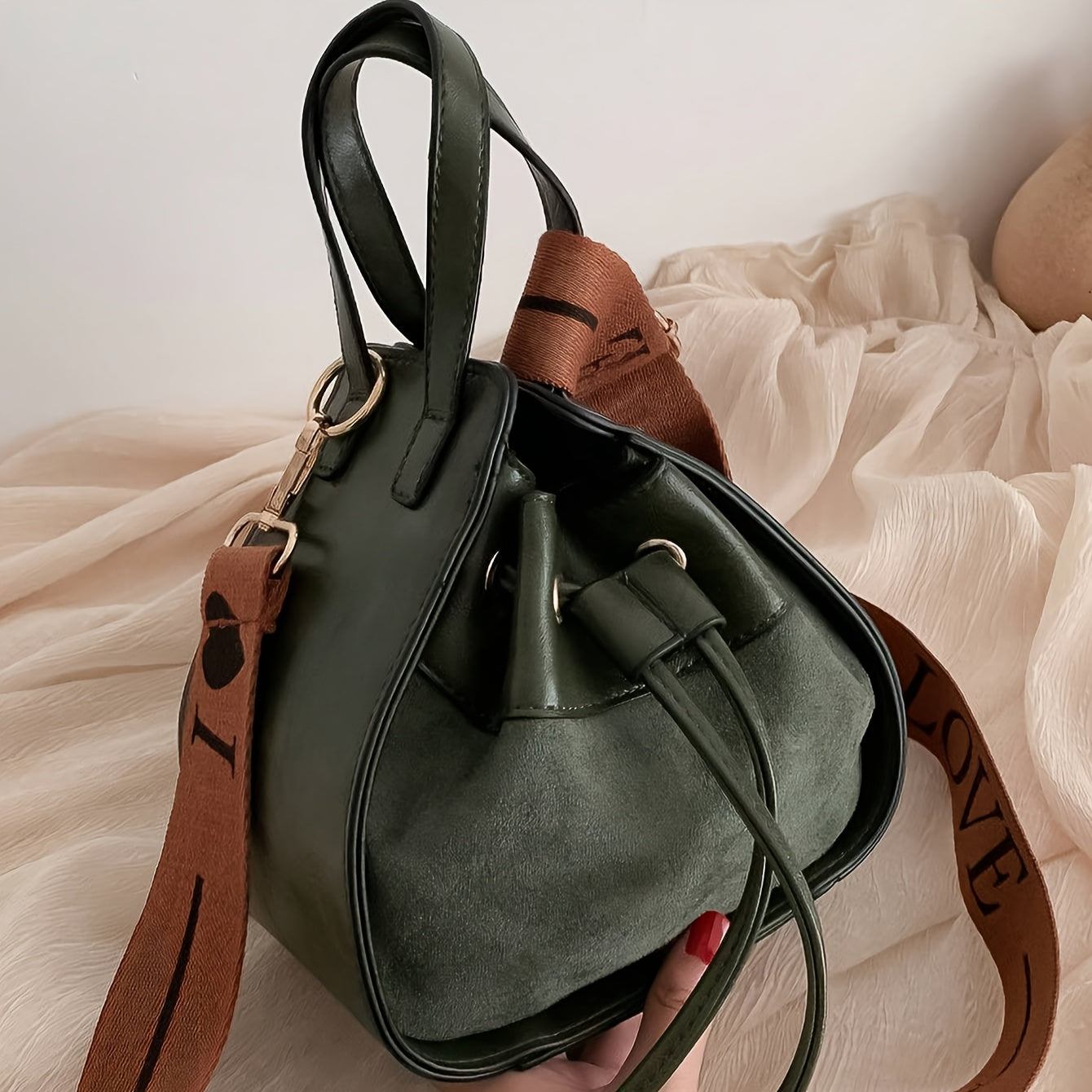 Vintage Chic Triangle Bucket Handbag - Spacious Drawstring Crossbody Bag with Trendy Niche Design, Stylish Women's Accessory for Daily Use and Travel